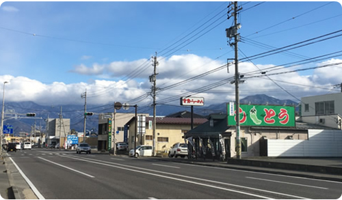 五分一東の信号を右折します