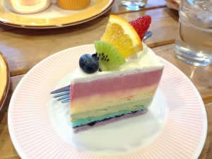 箱根　レインボーケーキ